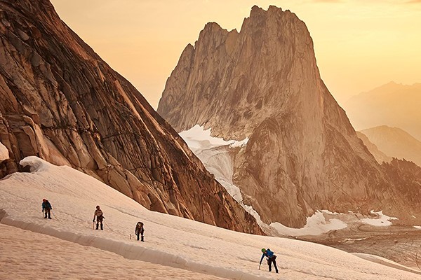 کوه‌نوردی، یکی از ورزش‌های موثر برای لاغری کمر