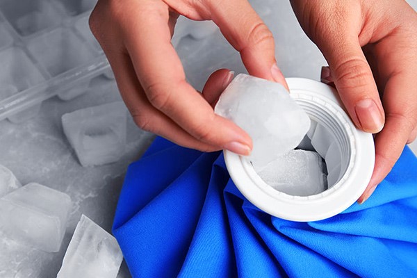 استفاده از کمپرس یخ پس از لیزر موهای زائد 