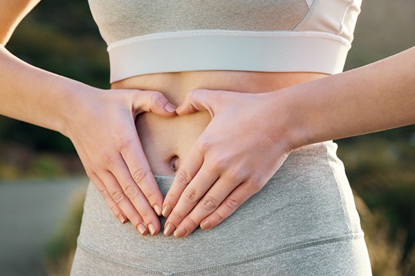 شکمی صاف و تخت با شرکت در جلسات درمانی هایفو