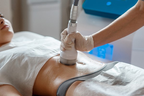 کویتیشن؛ روشی موثر برای رفع چربیهای سرسخت