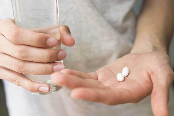 مصرف داروهای مخصوص و مسکن بعد از عمل لیفت گردن 