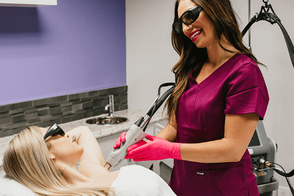 افزایش مهارت‌های ارتباطی و خدمات مشتری برای افزایش درآمد اپراتور لیزر